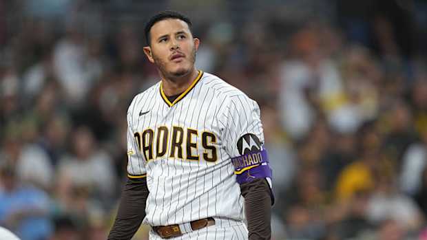 Manny Machado Destroys Padres' Water Cooler in Dugout Meltdown